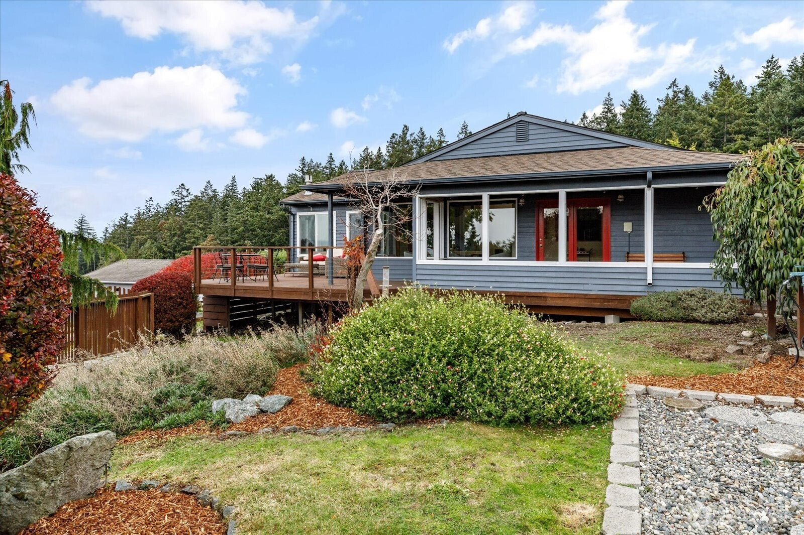 5495 Windmill Lane, Freeland, WA 98249