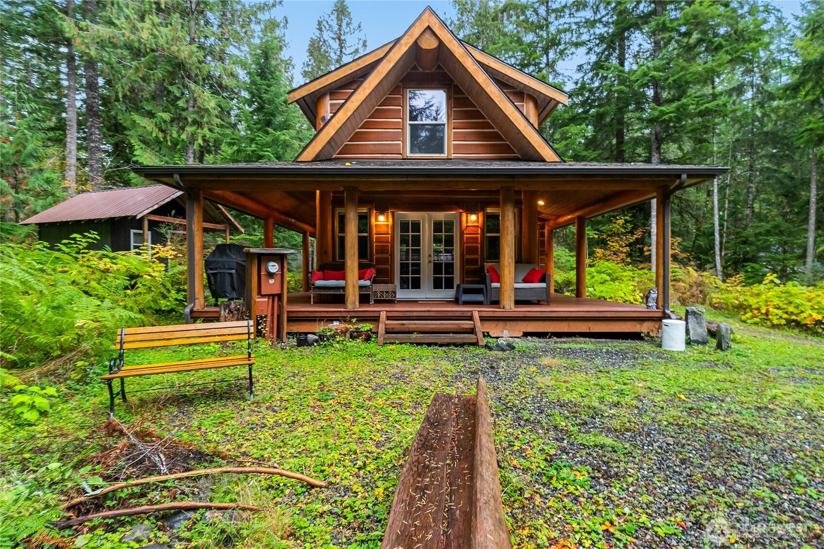 21004 Pinnacle Road, Glacier, WA 98244