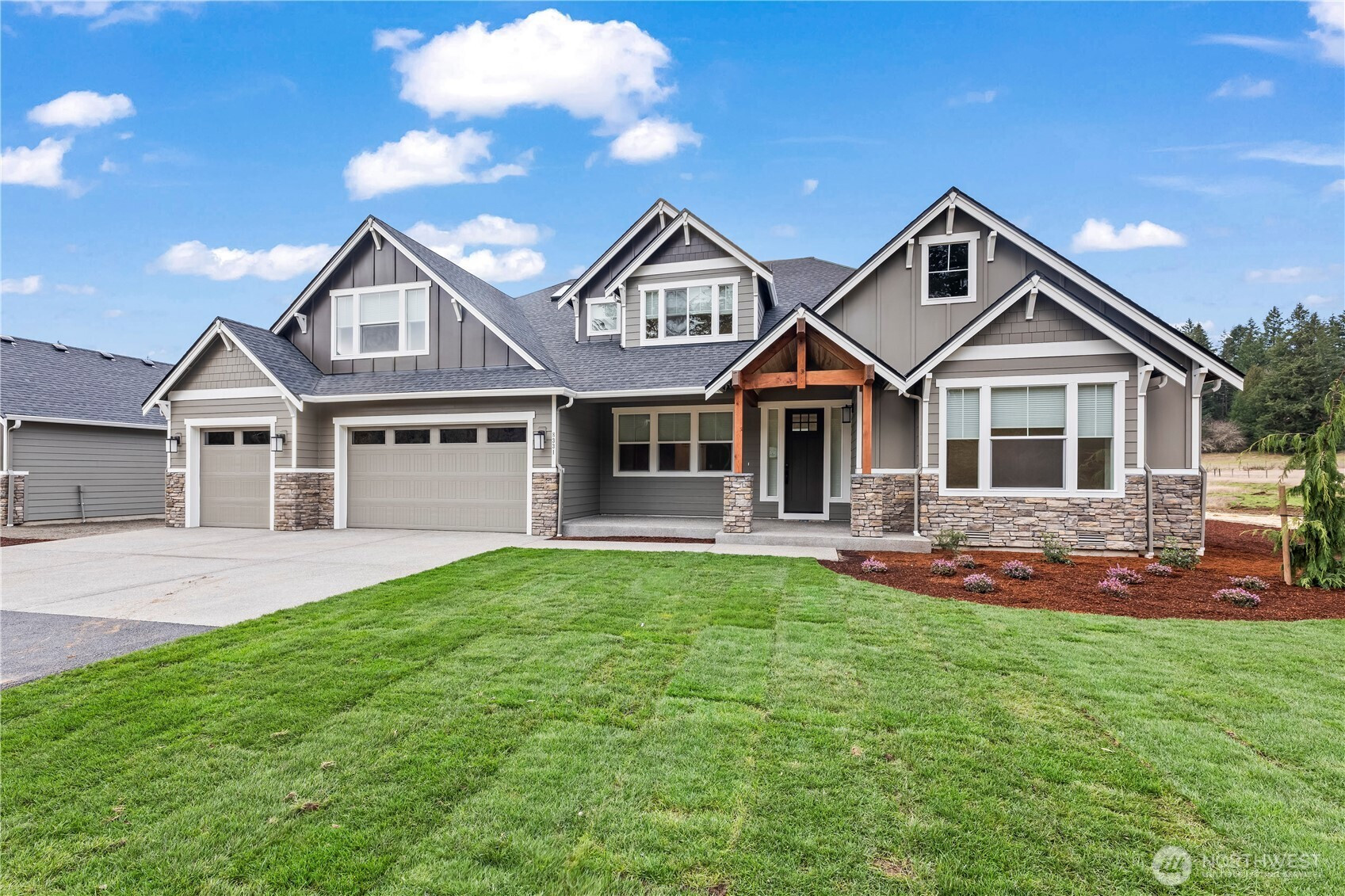 15601 210th Avenue E, Bonney Lake, WA 98391