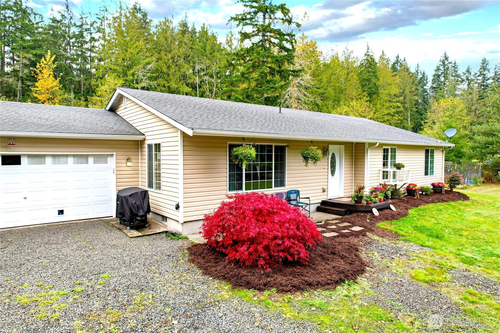 463 Meadowood Drive W, Seabeck, WA 98380