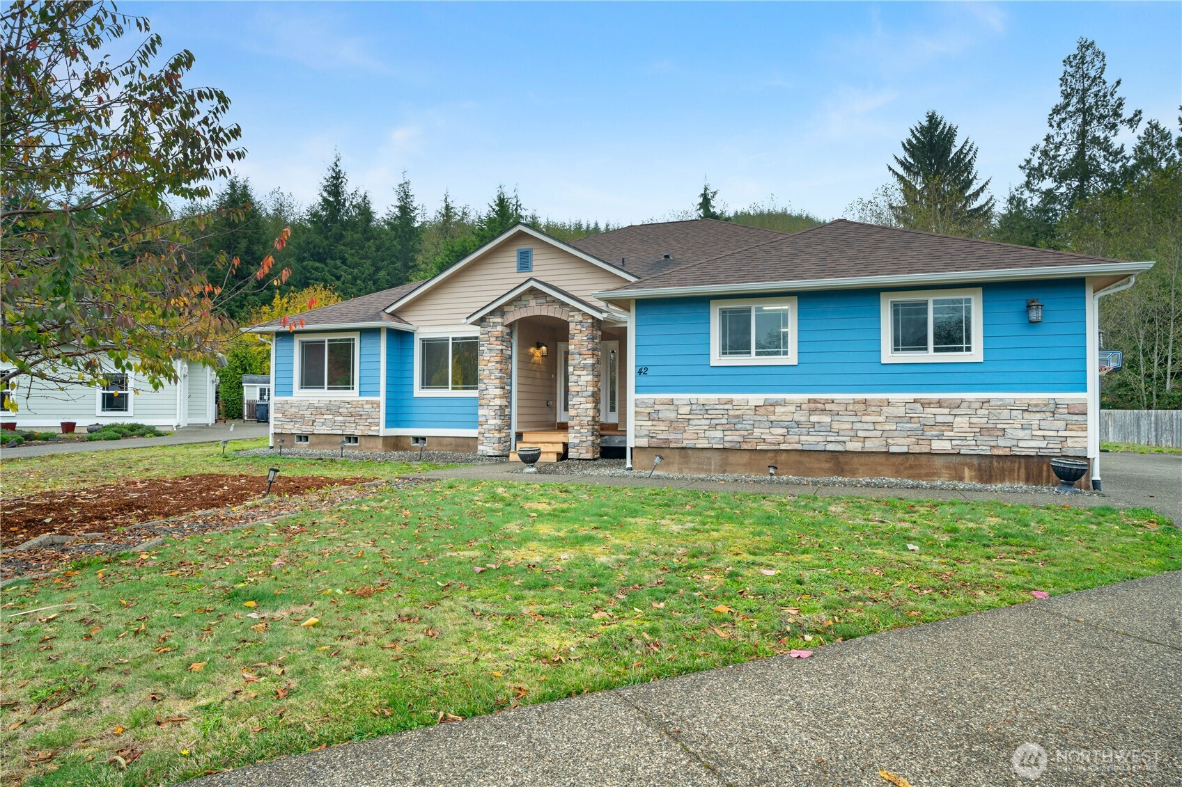 42 Holbrook Lane, Aberdeen, WA 98520