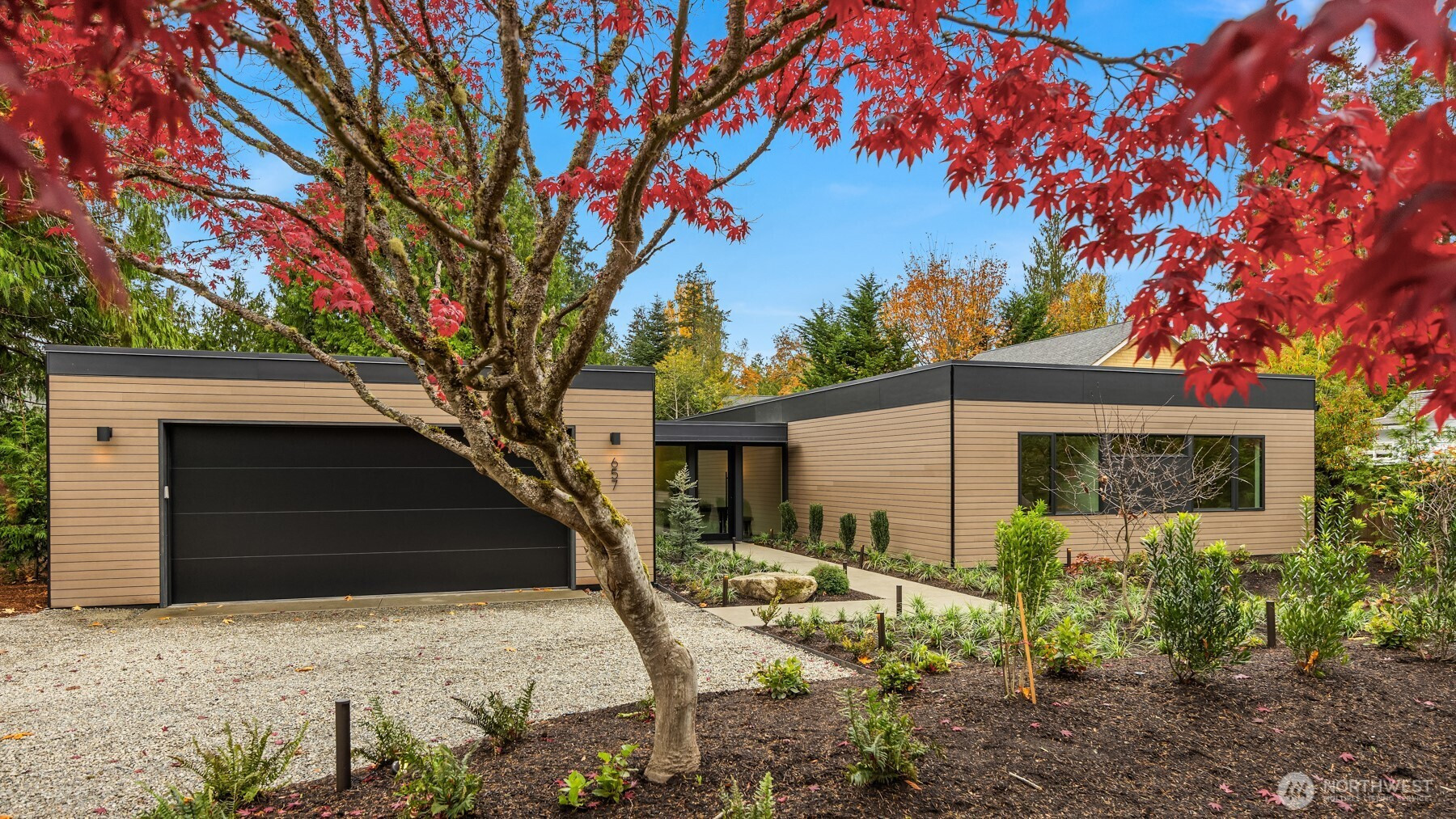 657 Park Avenue NE, Bainbridge Island, WA 98110