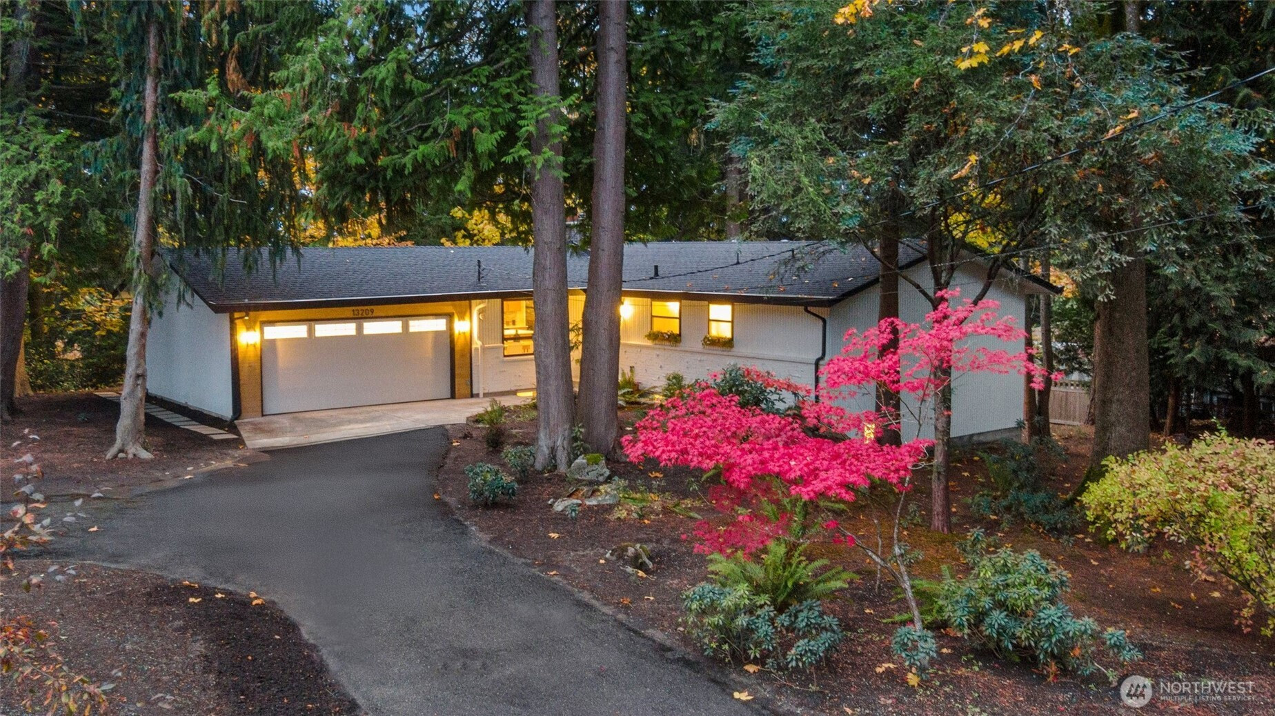 13209 69th Avenue NE, Kirkland, WA 98034