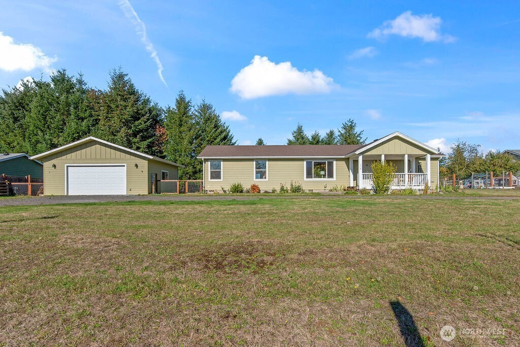 114 St Lawrence Drive, Onalaska, WA 98570