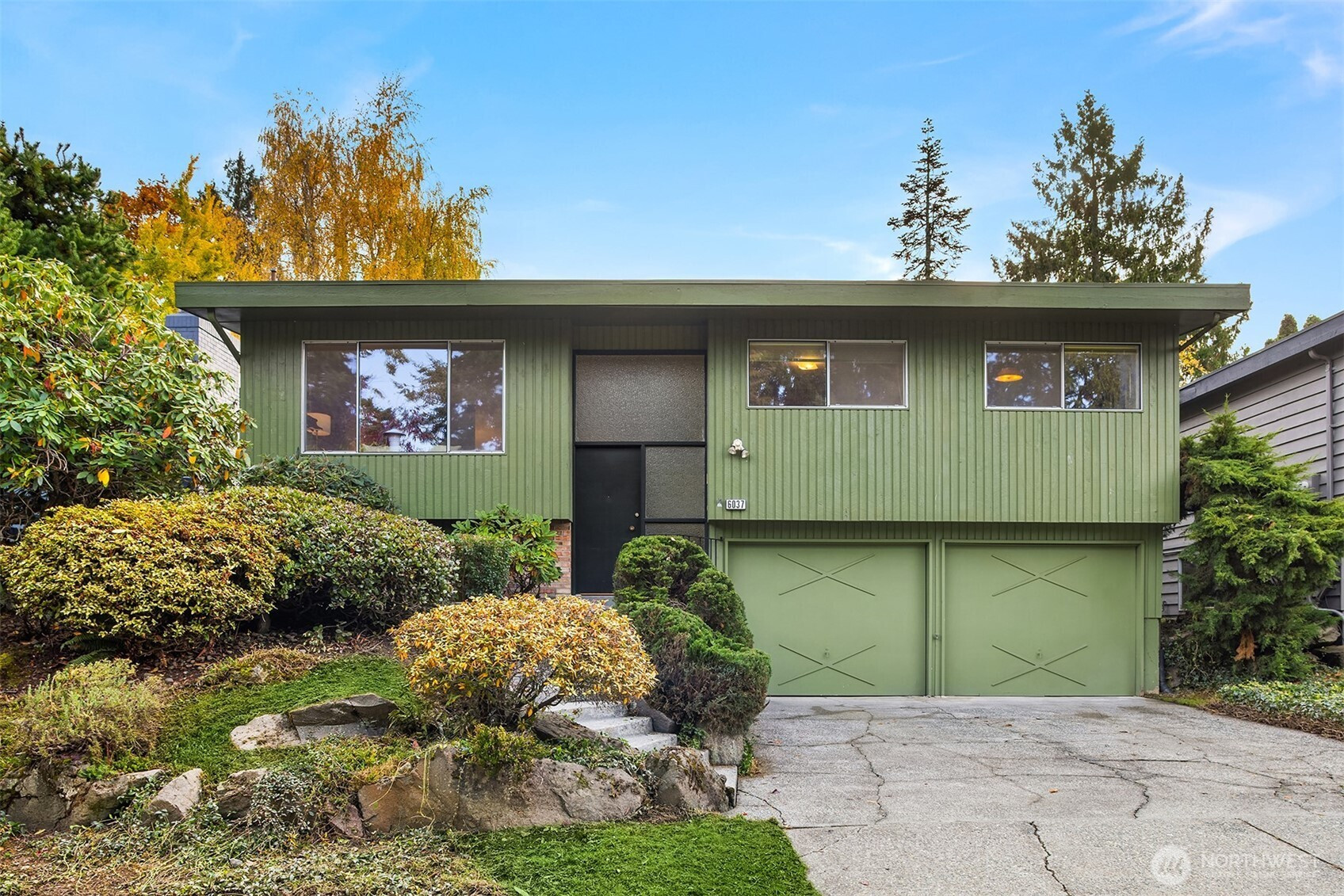 6037 NE 61st Street, Seattle, WA 98115