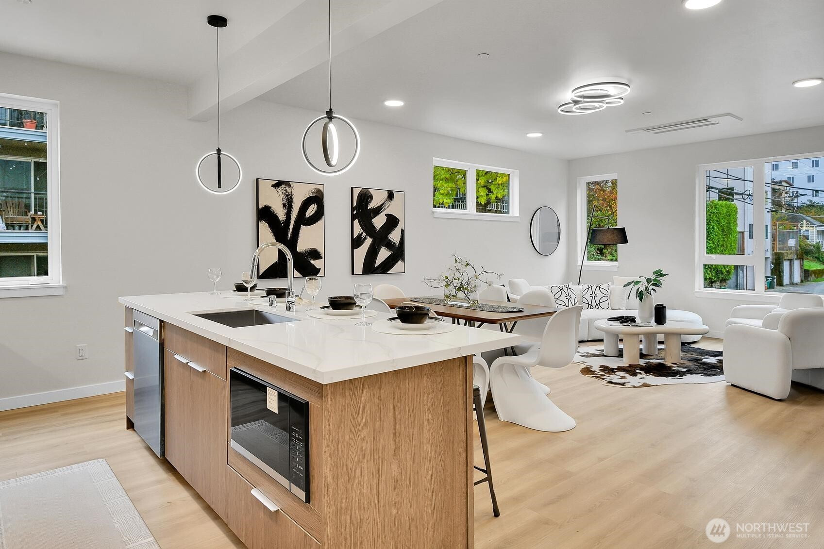 261 E Louisa Street, Seattle, WA 98102