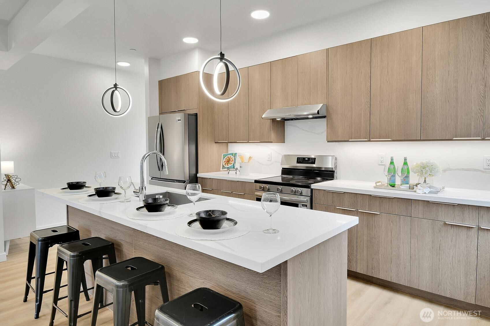 261 E Louisa Street, Seattle, WA 98102