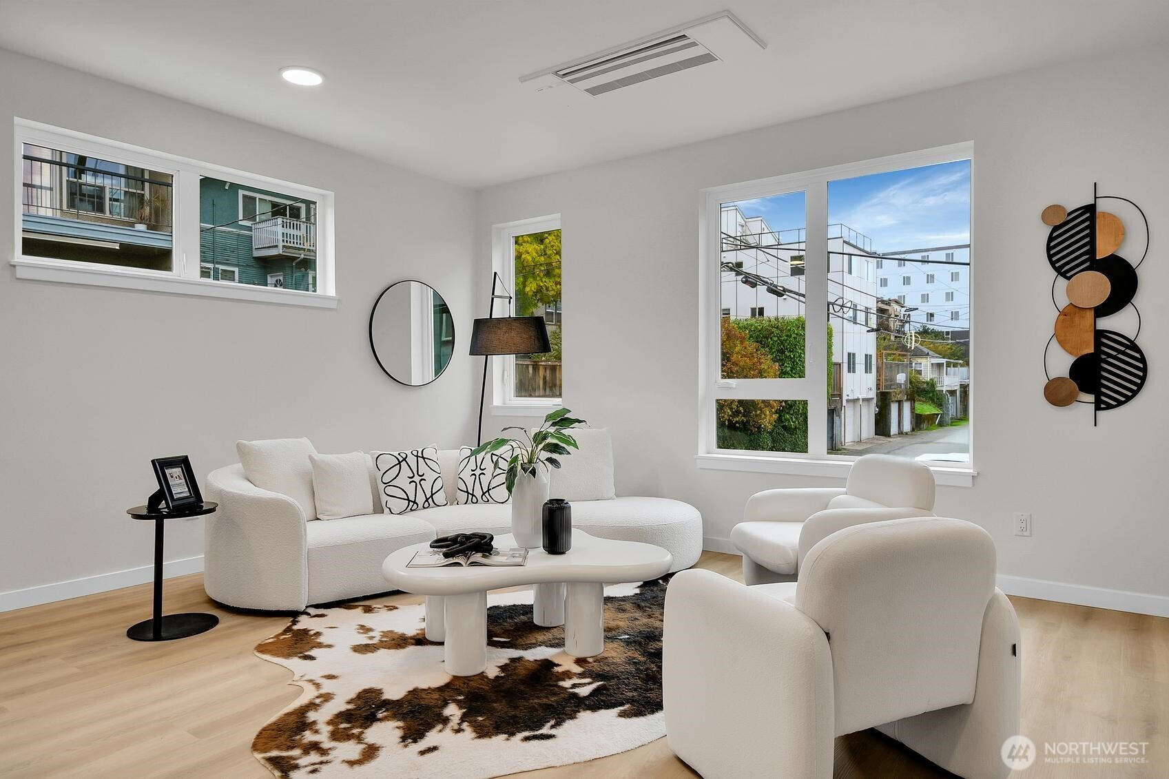 261 E Louisa Street, Seattle, WA 98102