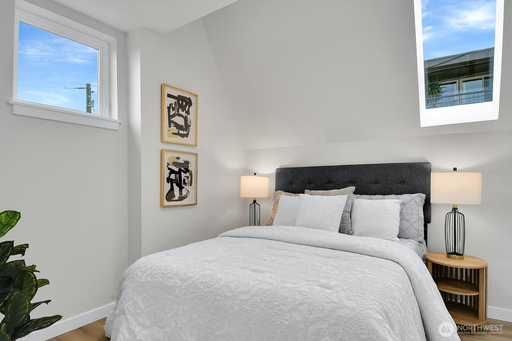 261 E Louisa Street, Seattle, WA 98102