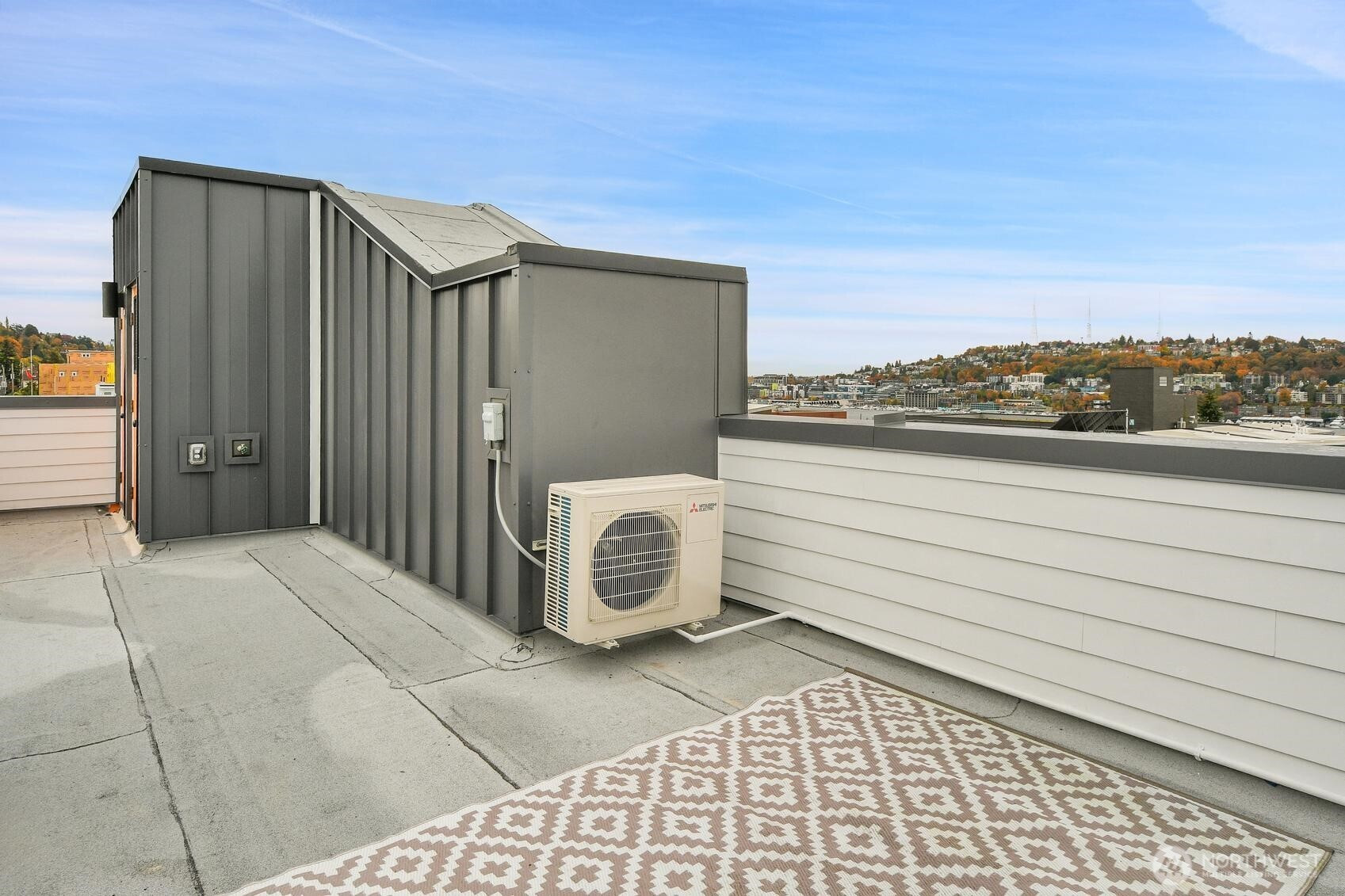 261 E Louisa Street, Seattle, WA 98102