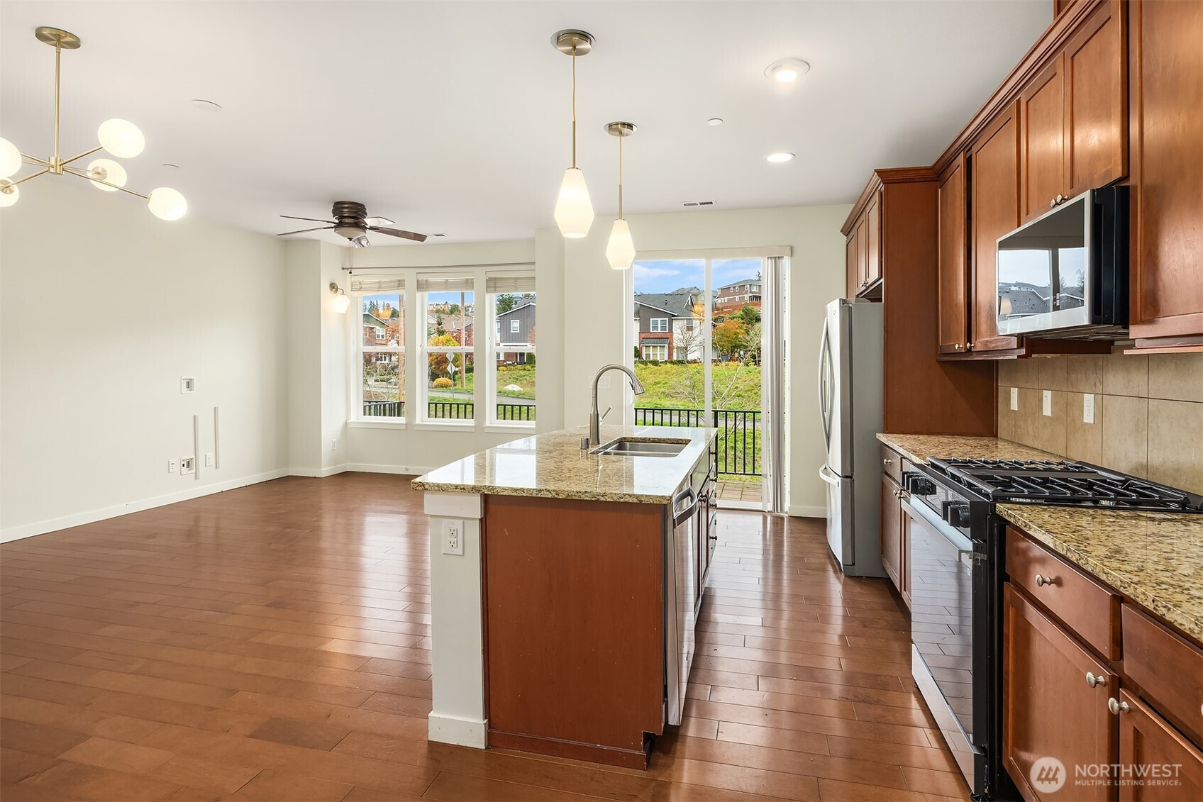 1247 NE Hickory Lane, Issaquah, WA 98029