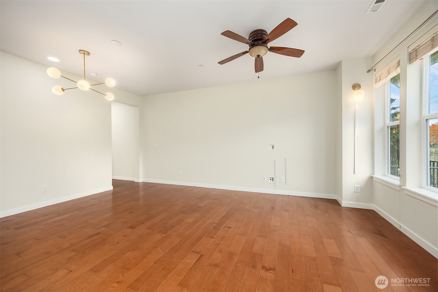 1247 NE Hickory Lane, Issaquah, WA 98029