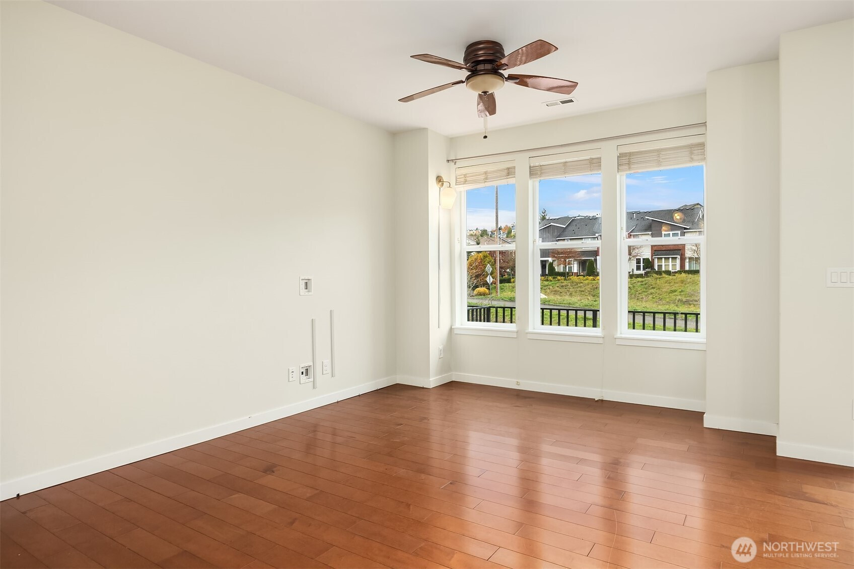 1247 NE Hickory Lane, Issaquah, WA 98029