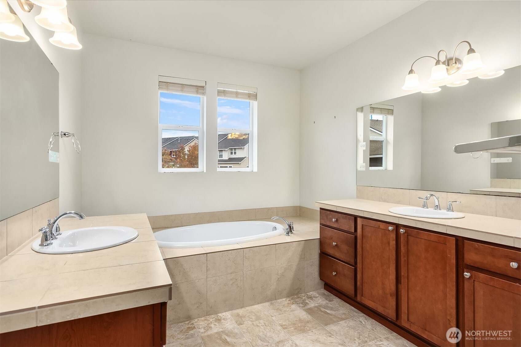 1247 NE Hickory Lane, Issaquah, WA 98029