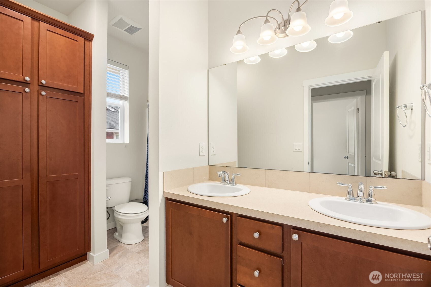 1247 NE Hickory Lane, Issaquah, WA 98029