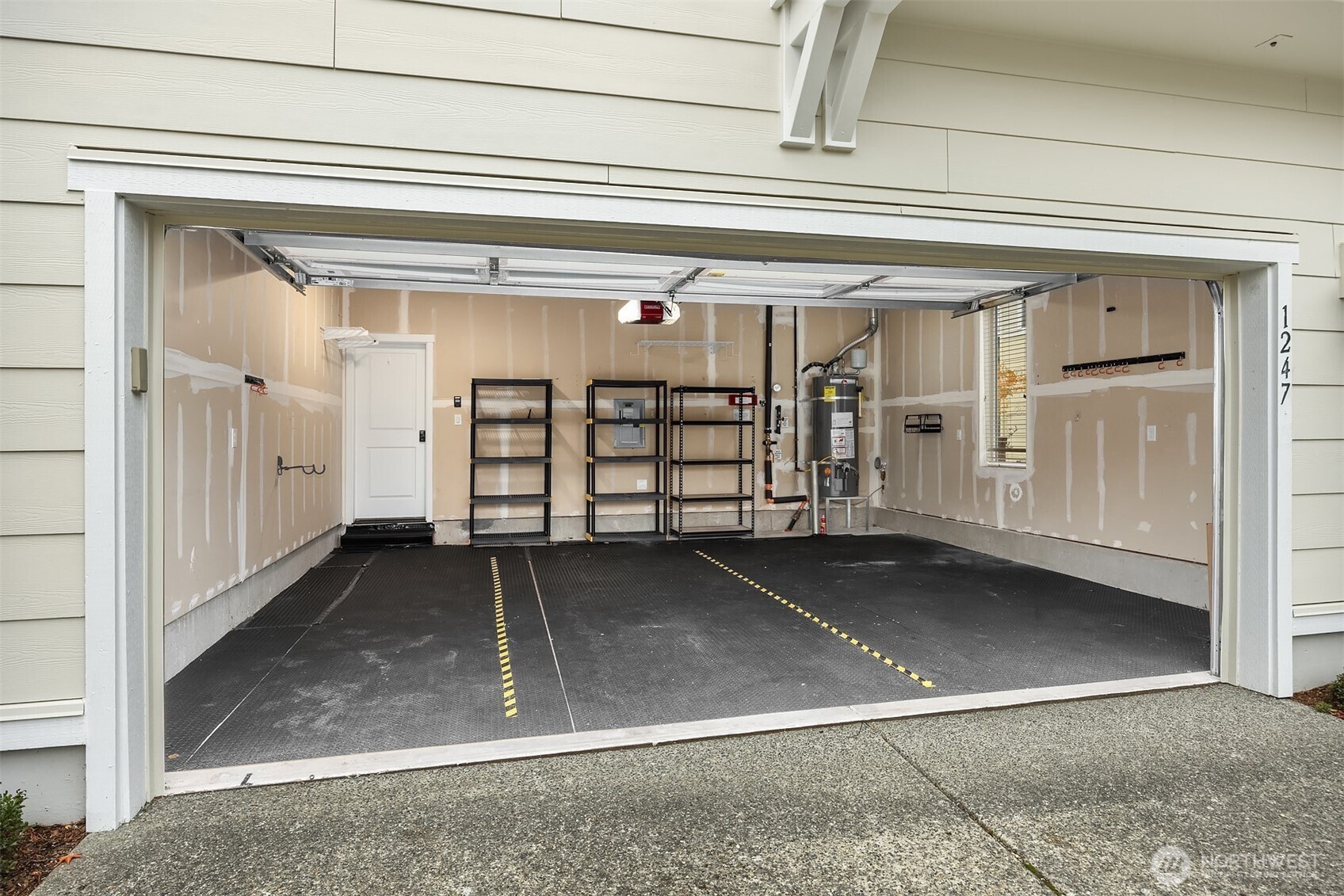 1247 NE Hickory Lane, Issaquah, WA 98029