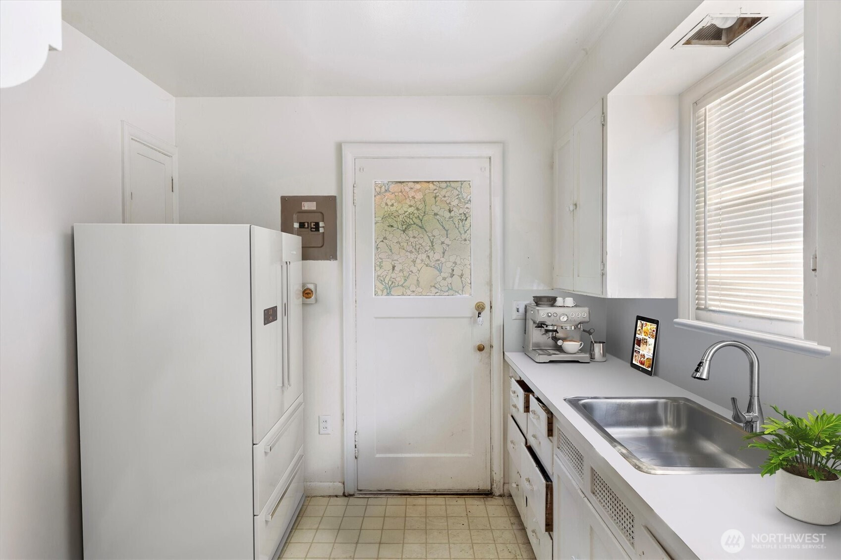 1902 NE 65th Street, Seattle, WA 98115