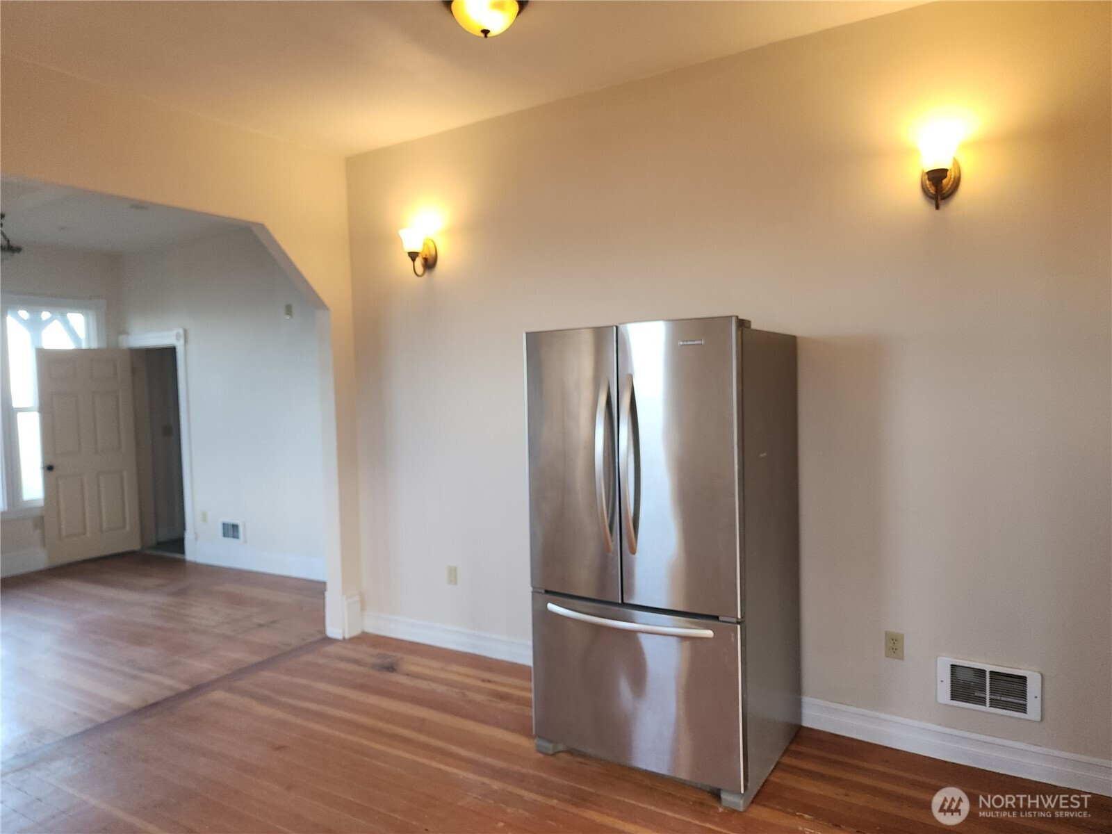 719 Caroline St, Port Angeles, WA 98362