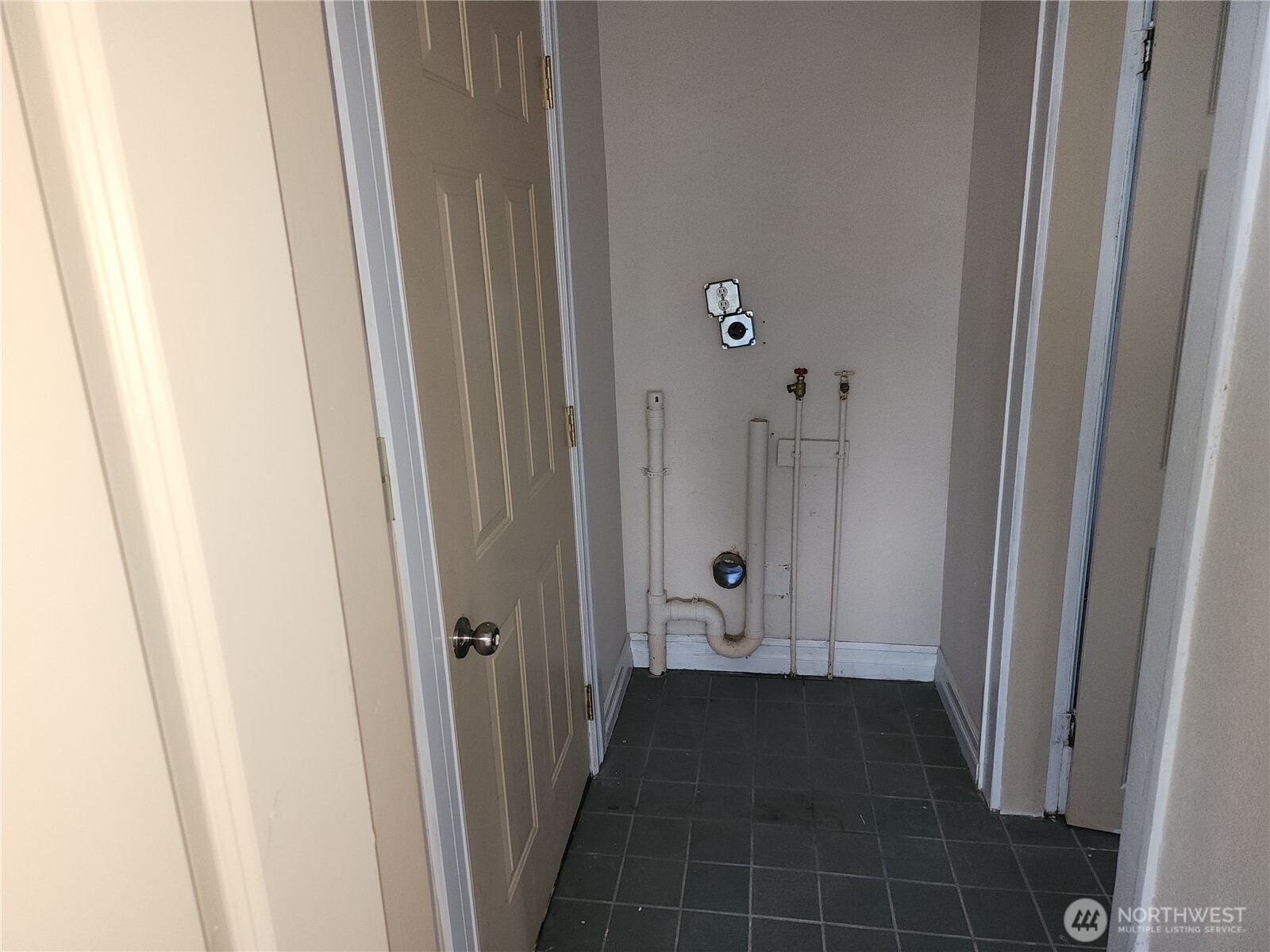 719 Caroline St, Port Angeles, WA 98362