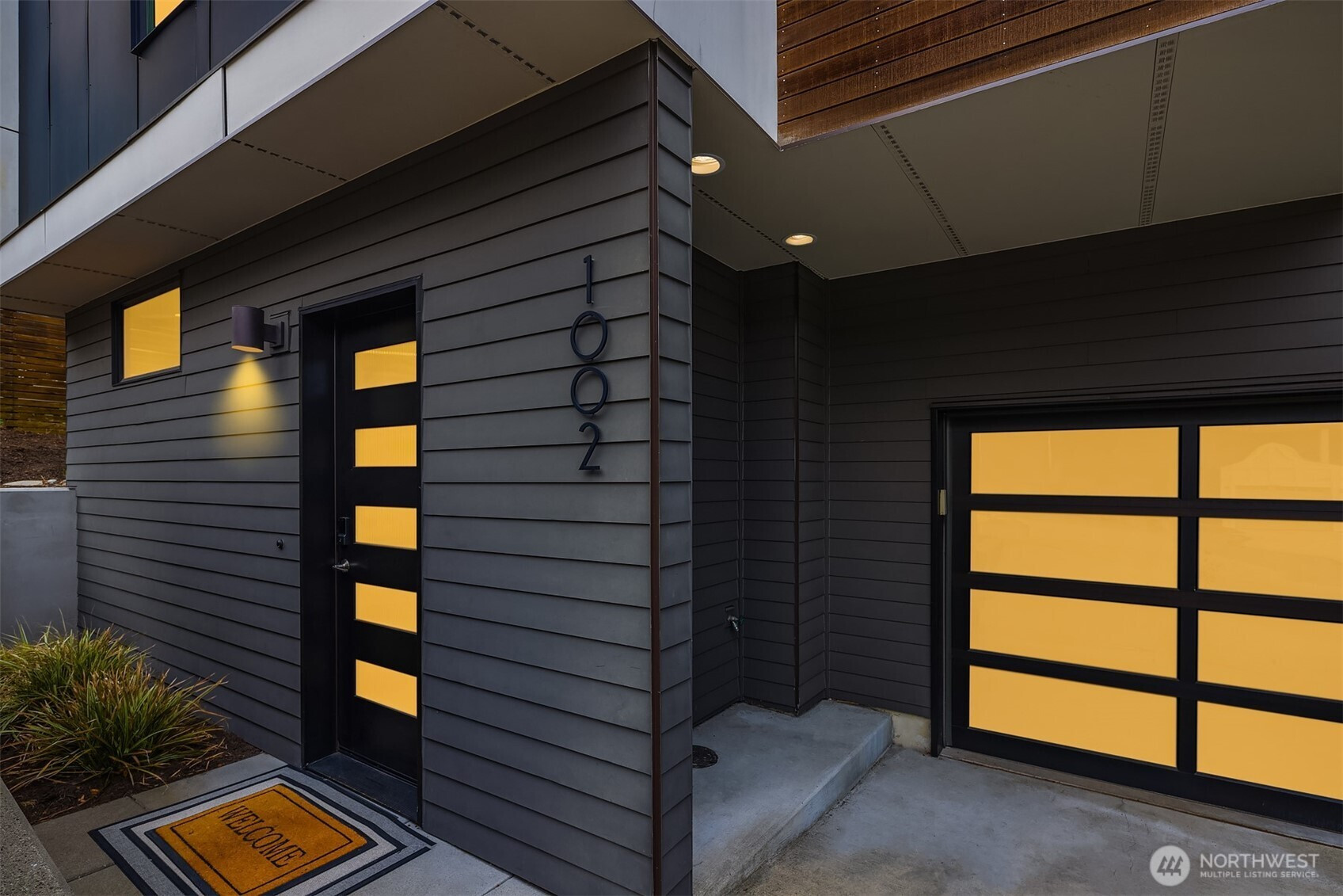 1002 5th Avenue N, Seattle, WA 98109