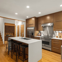 1002 5th Avenue N, Seattle, WA 98109