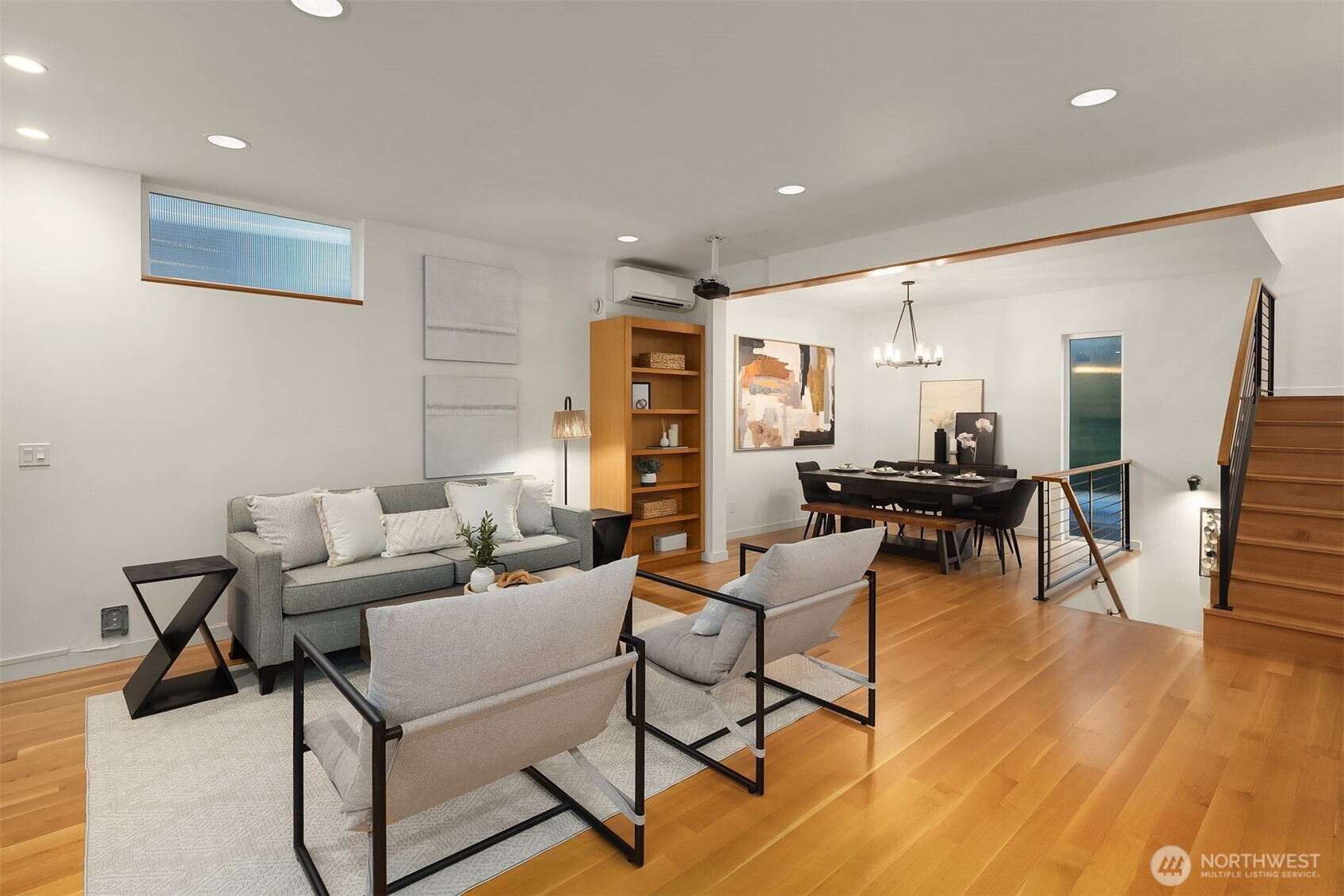 1002 5th Avenue N, Seattle, WA 98109