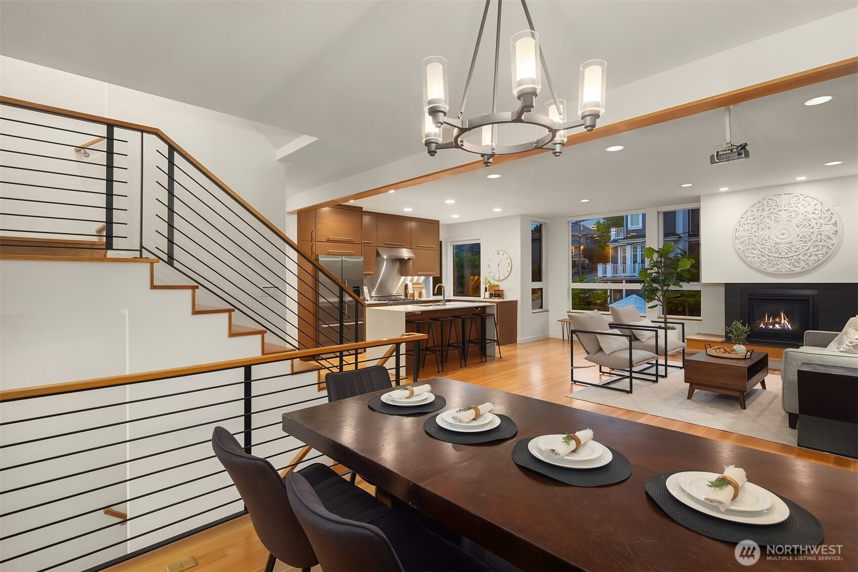 1002 5th Avenue N, Seattle, WA 98109