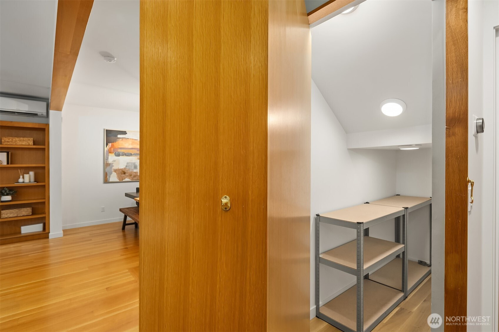 1002 5th Avenue N, Seattle, WA 98109