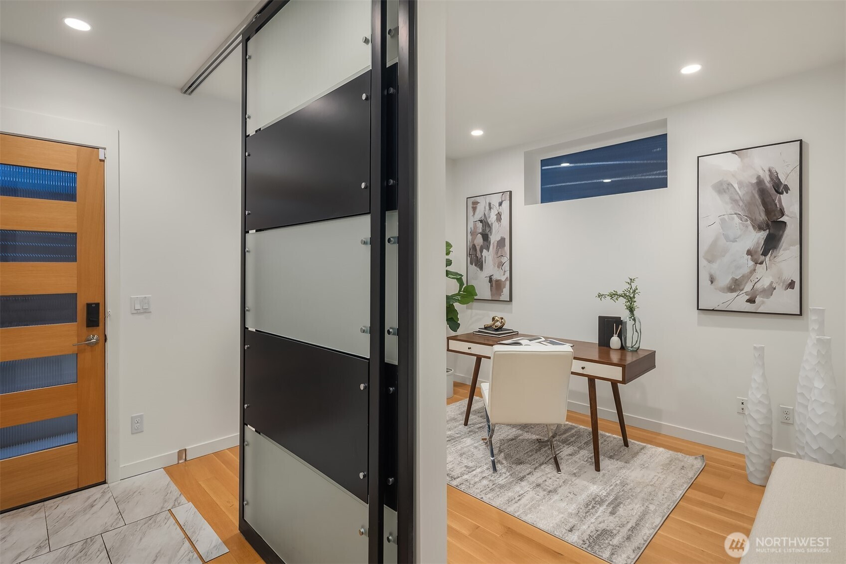 1002 5th Avenue N, Seattle, WA 98109