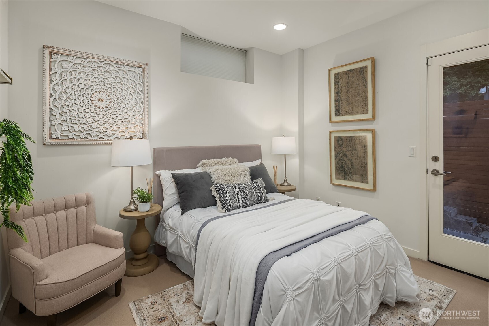 1002 5th Avenue N, Seattle, WA 98109