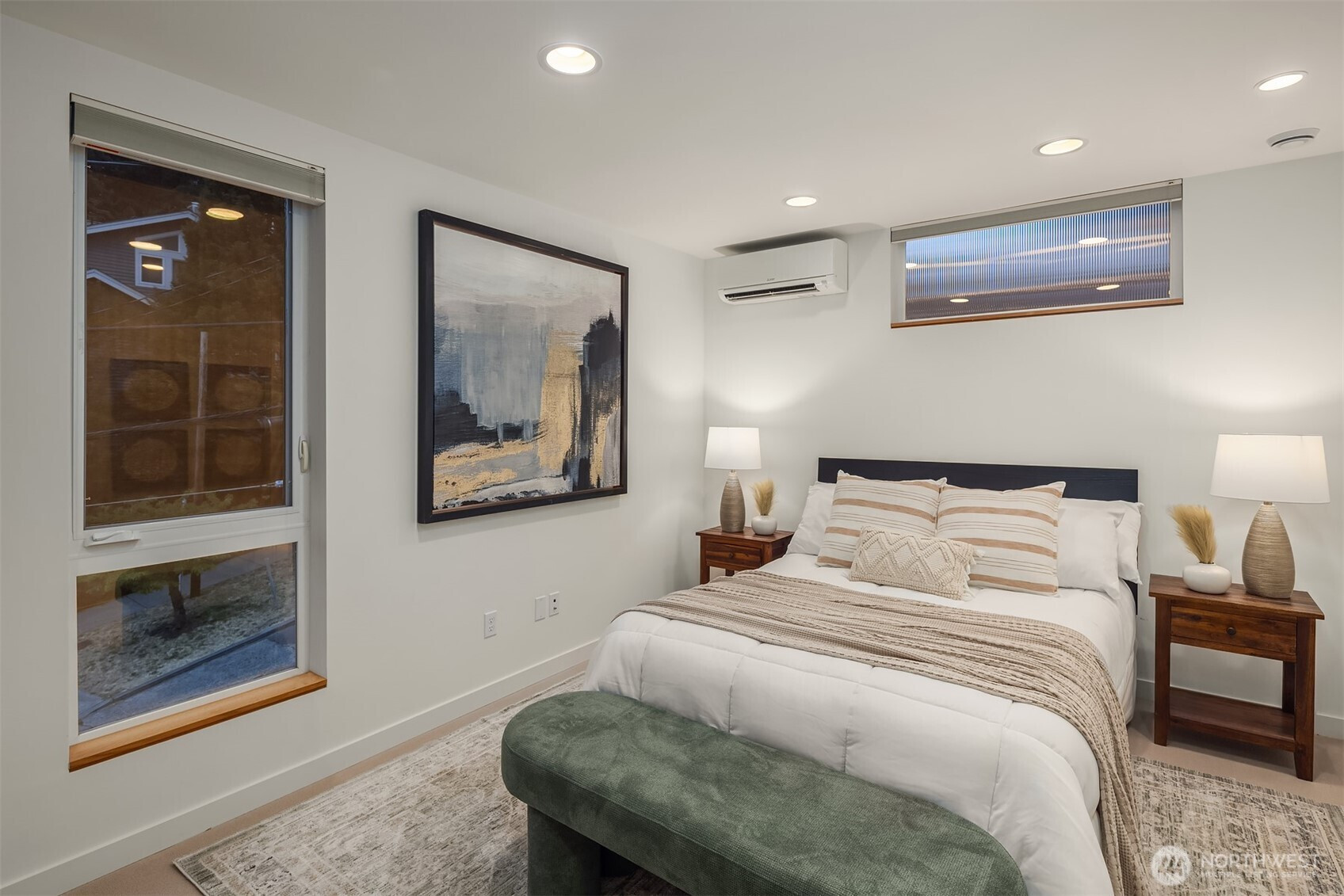 1002 5th Avenue N, Seattle, WA 98109