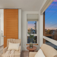 1002 5th Avenue N, Seattle, WA 98109