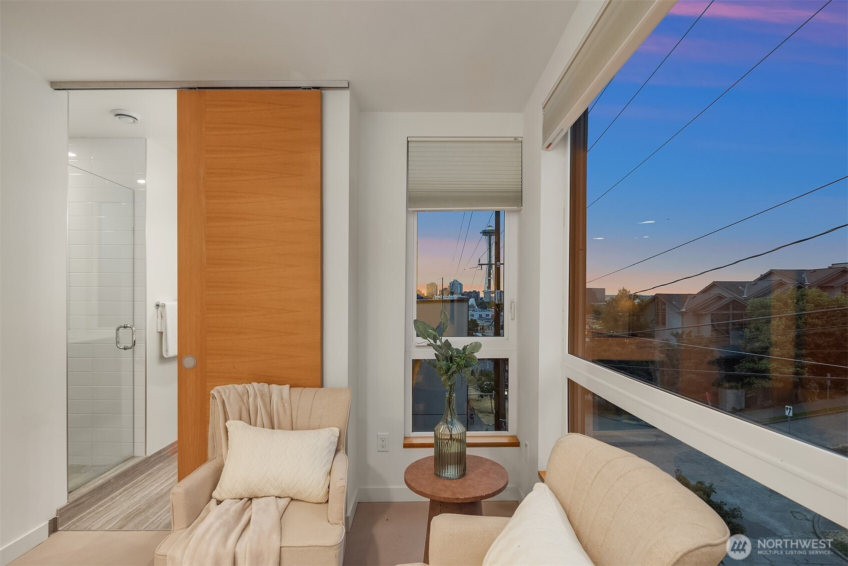 1002 5th Avenue N, Seattle, WA 98109