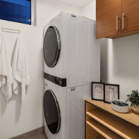 1002 5th Avenue N, Seattle, WA 98109