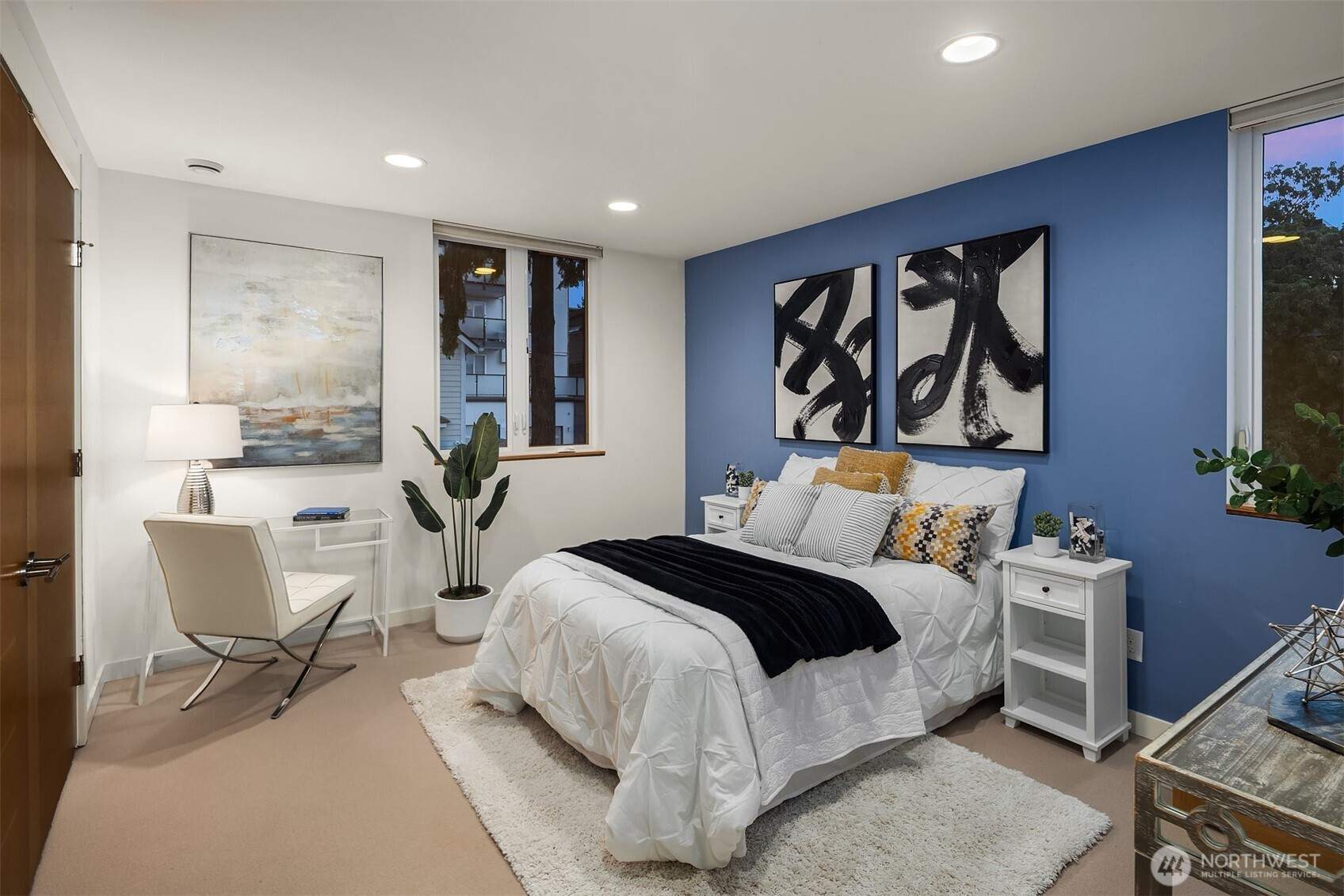 1002 5th Avenue N, Seattle, WA 98109