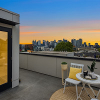 1002 5th Avenue N, Seattle, WA 98109