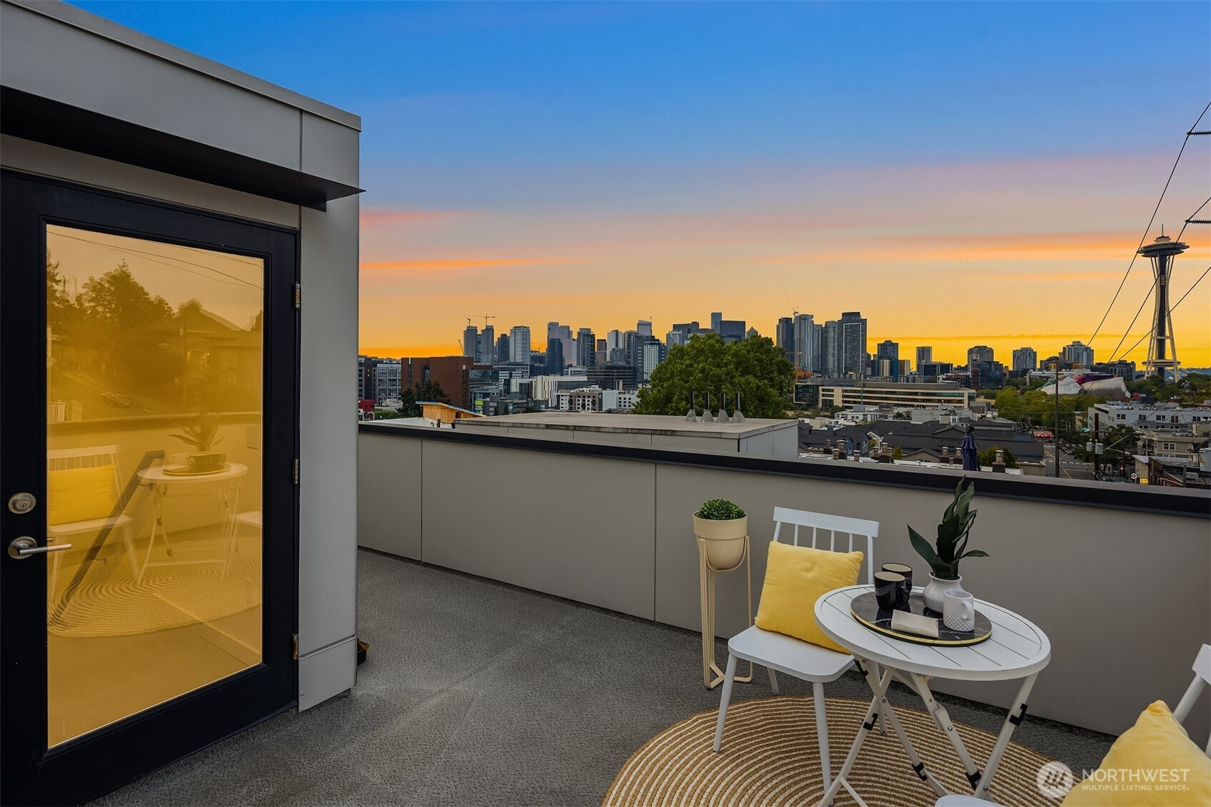 1002 5th Avenue N, Seattle, WA 98109