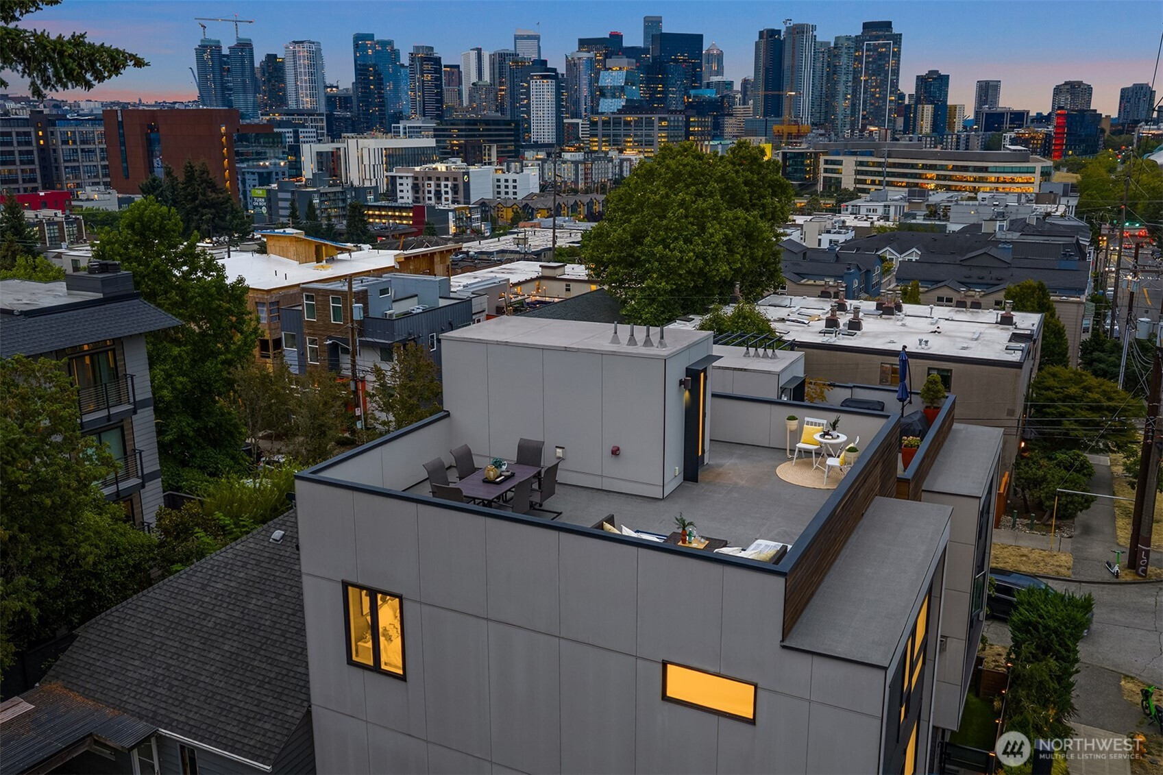 1002 5th Avenue N, Seattle, WA 98109