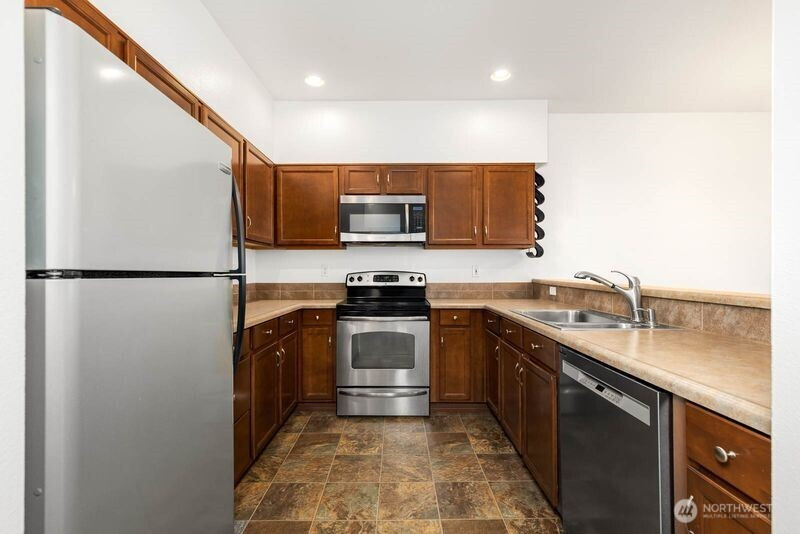 1800 NE 40th Street, Renton, WA 98056