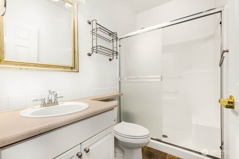 1800 NE 40th Street, Renton, WA 98056