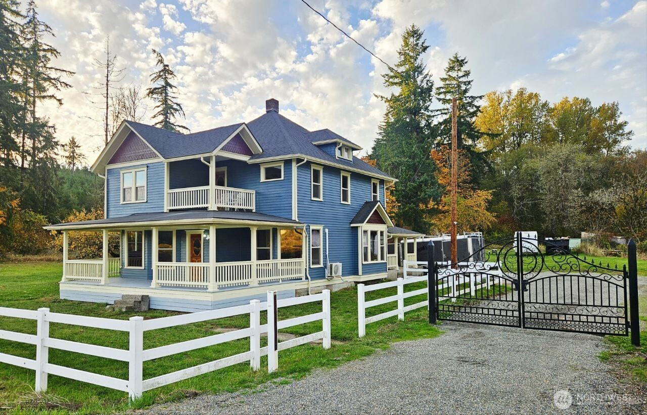 1604 Lincoln Creek Road, Rochester, WA 98579