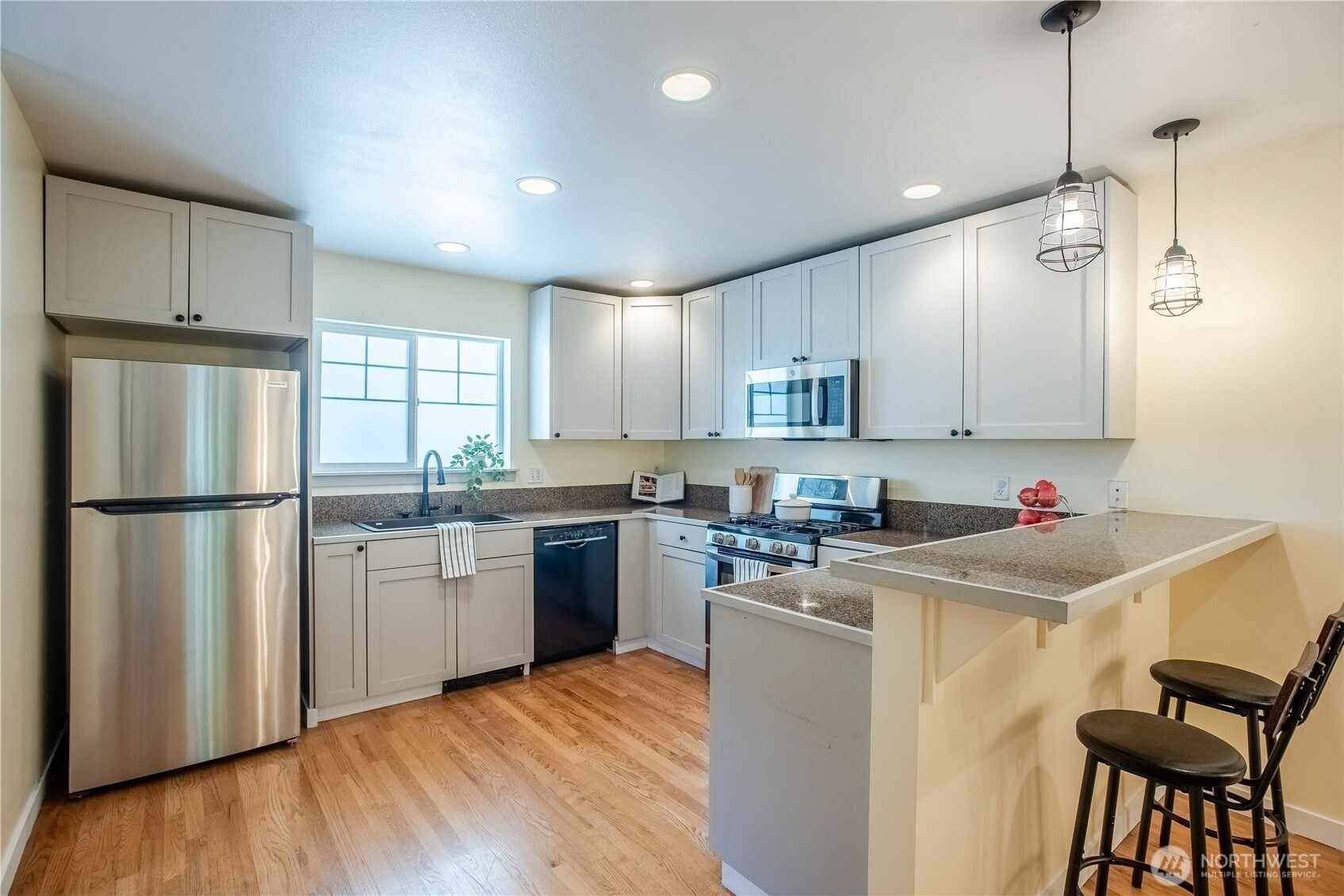 118 N 104th Street, Seattle, WA 98133