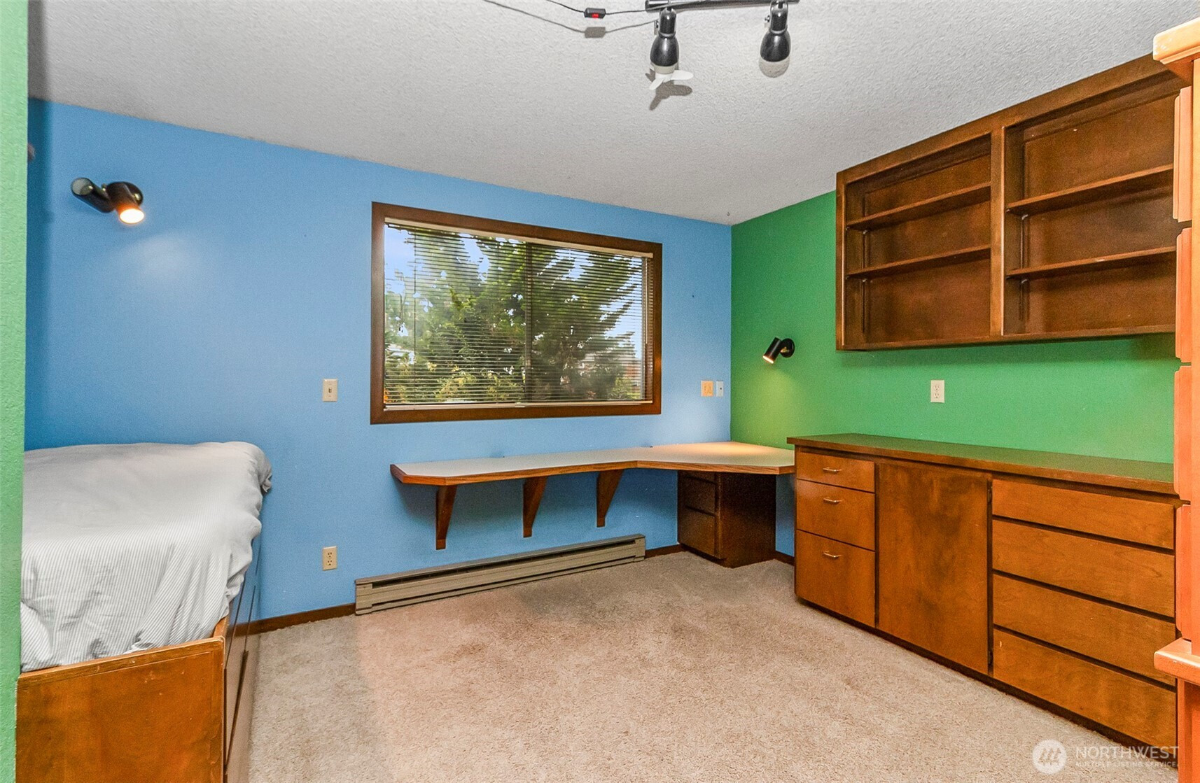 15729 Larch Way, Lynnwood, WA 98087