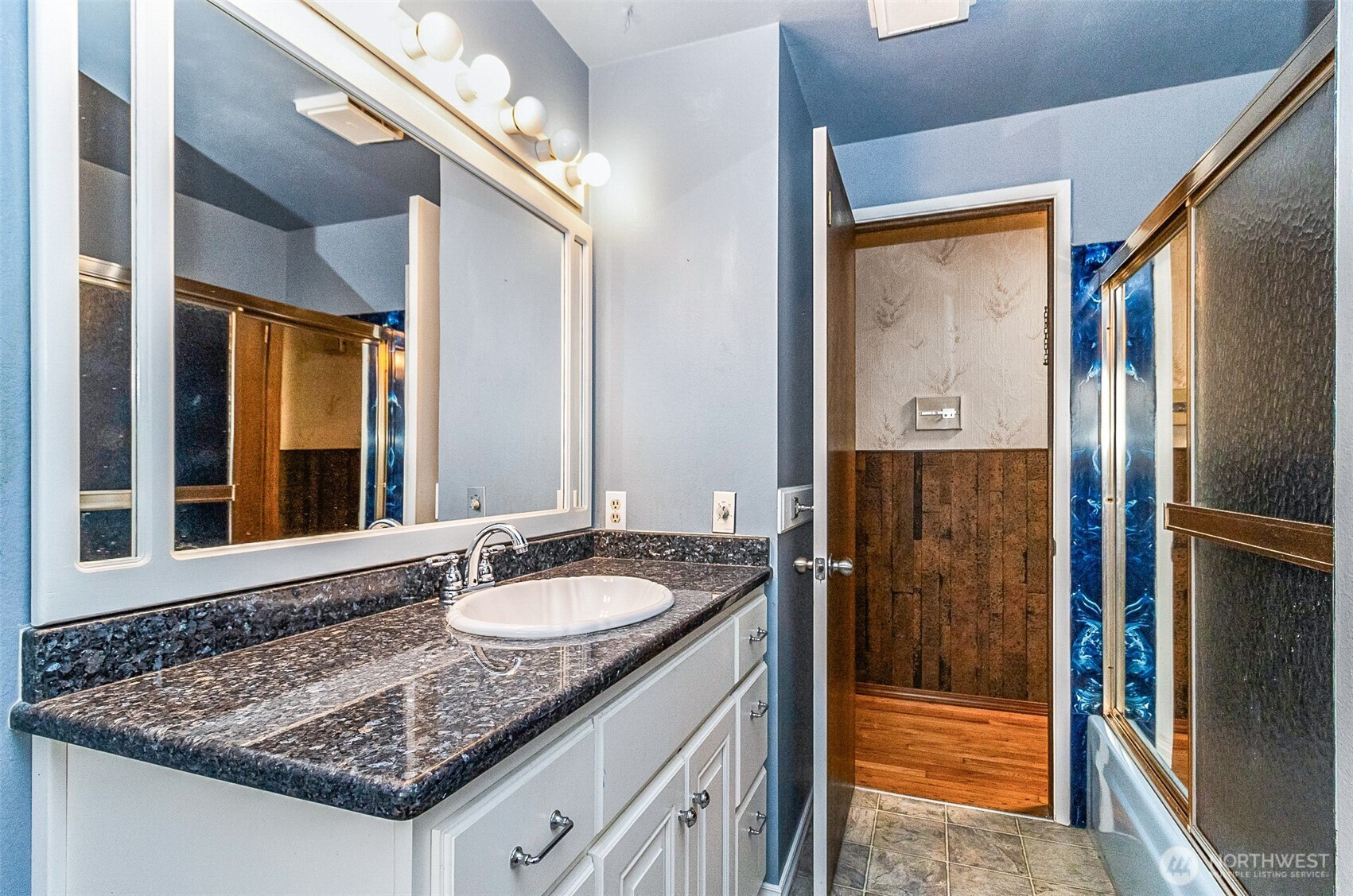 15729 Larch Way, Lynnwood, WA 98087