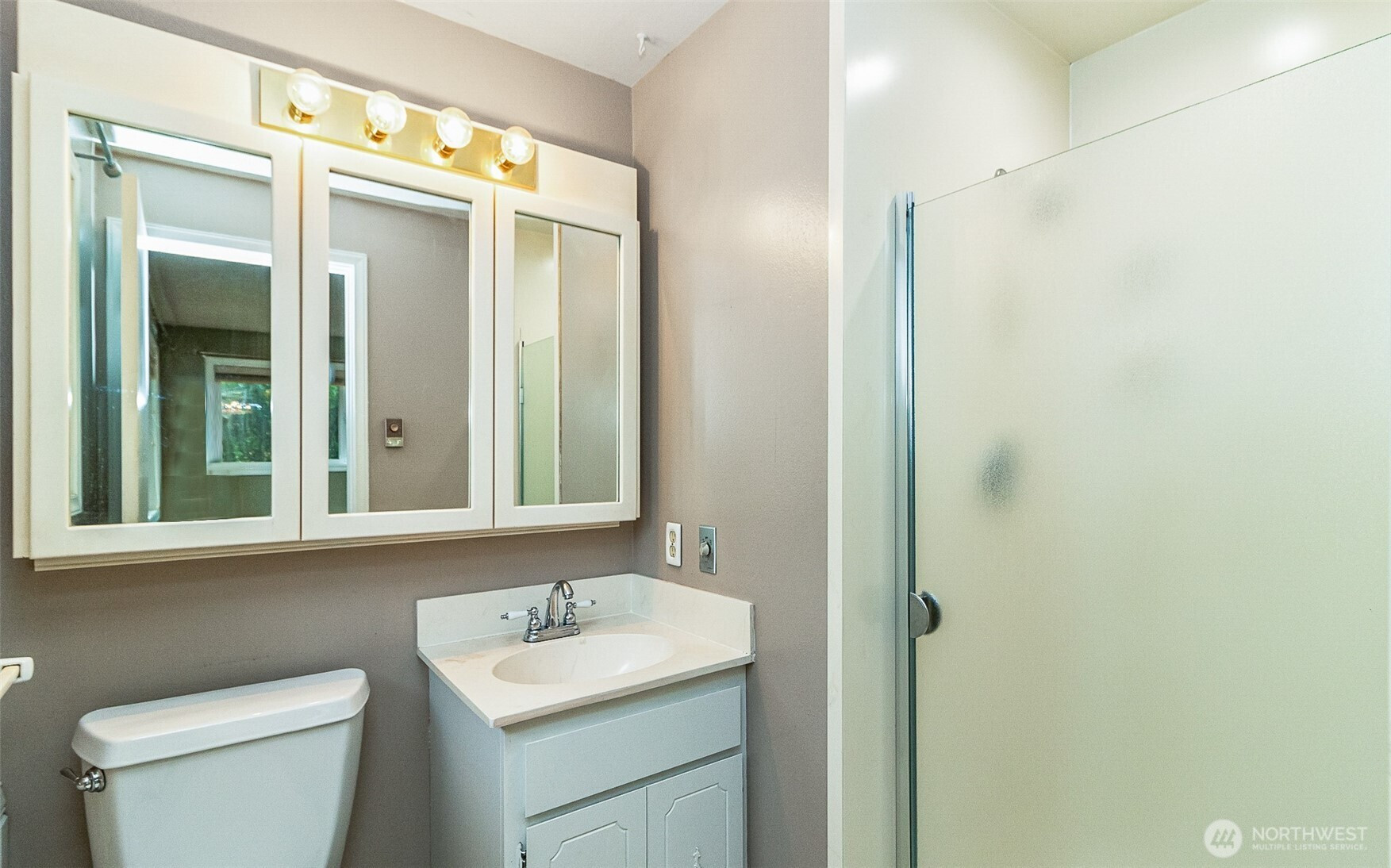 15729 Larch Way, Lynnwood, WA 98087