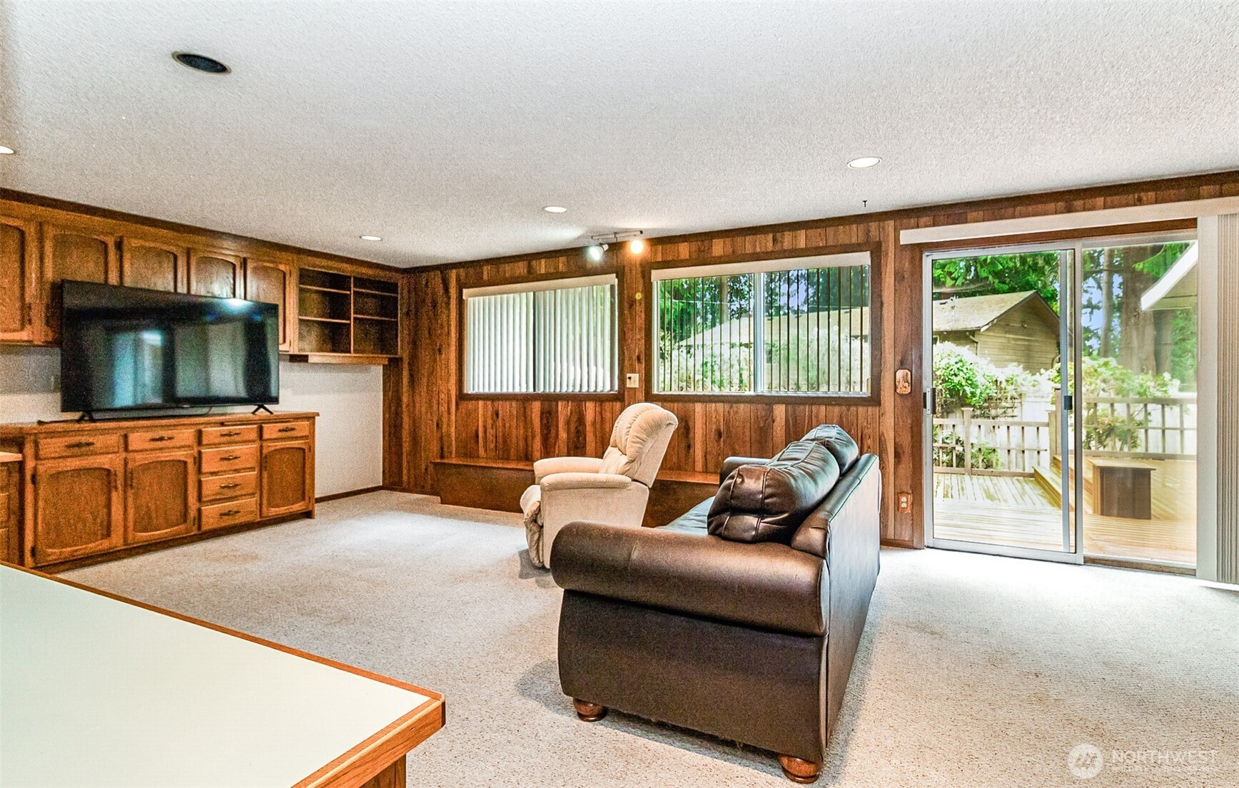 15729 Larch Way, Lynnwood, WA 98087