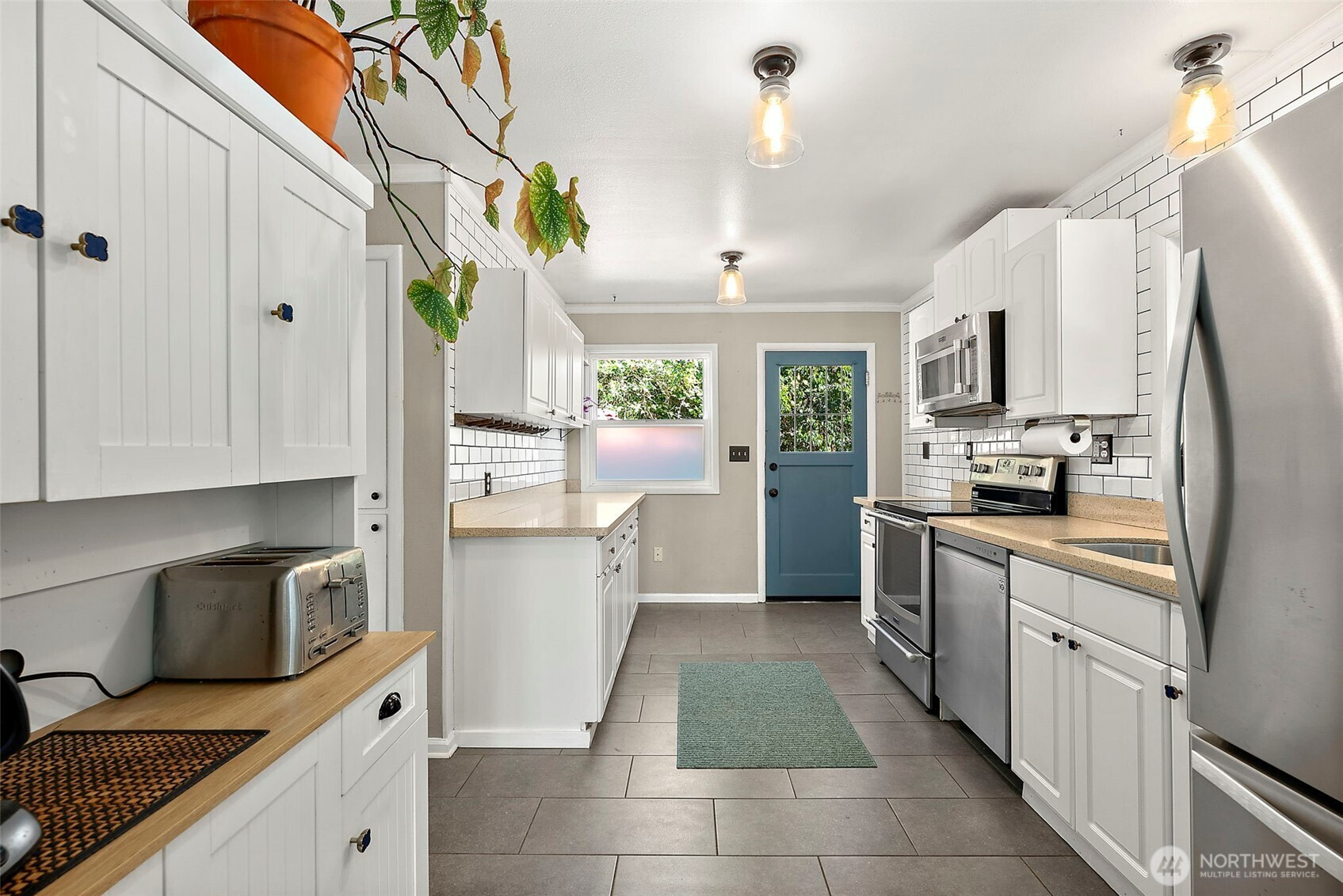 6329 S J Street, Tacoma, WA 98408