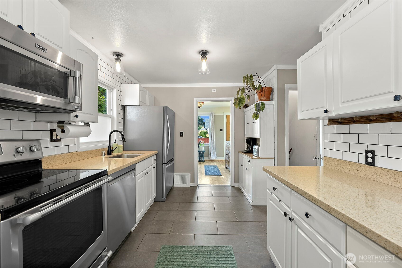 6329 S J Street, Tacoma, WA 98408