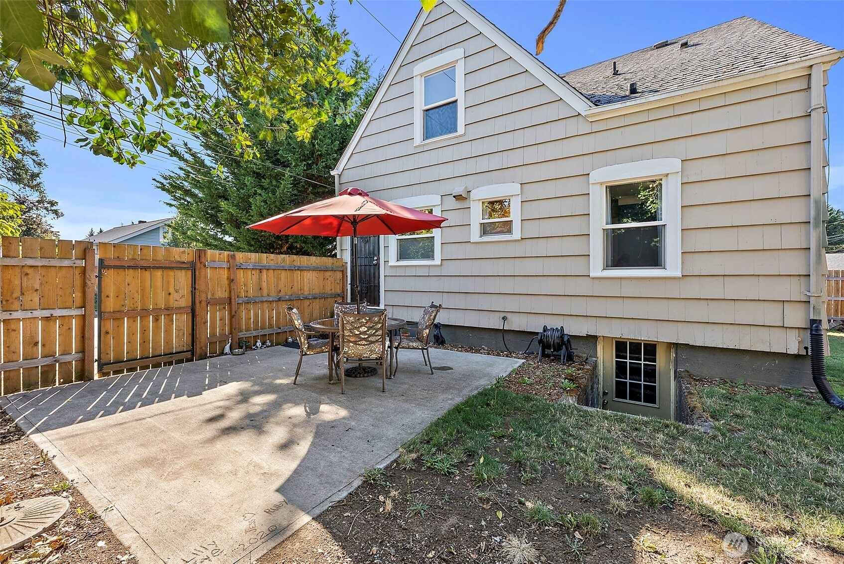 6329 S J Street, Tacoma, WA 98408