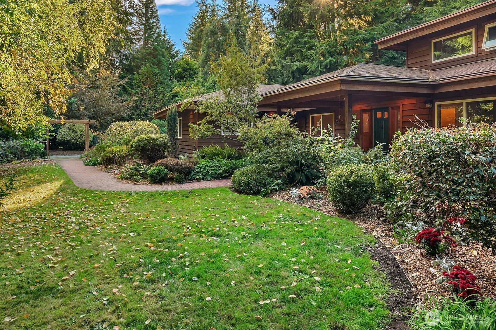 27407 94th Avenue SW, Vashon, WA 98070